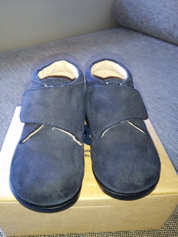 Zapatos bebe talla 20.