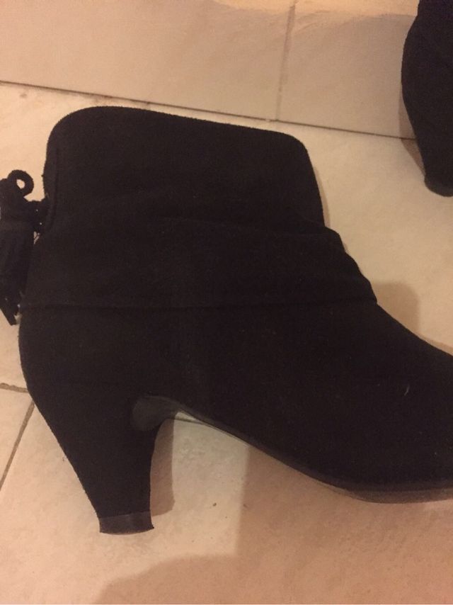 Botines negros de ante