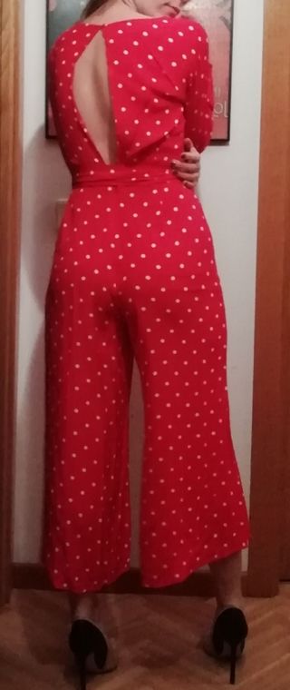 Mono uterqüe lunares NUEVO de segunda mano por 39 EUR en Madrid en WALLAPOP
