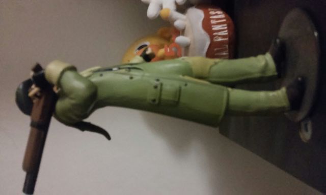 figura Irvine kineass-Final fantasy VIII