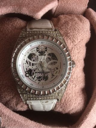 Reloj marca Jennifer López de segunda mano por 5 EUR en Madrid en WALLAPOP