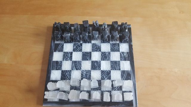 Ajedrez tallado a mano en piedra. Sin estrenar