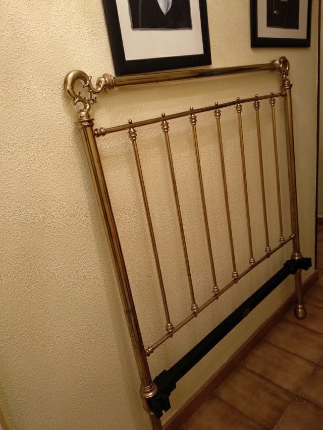 Cabecero cama dorado latón de segunda mano por 30 € en Valladolid en