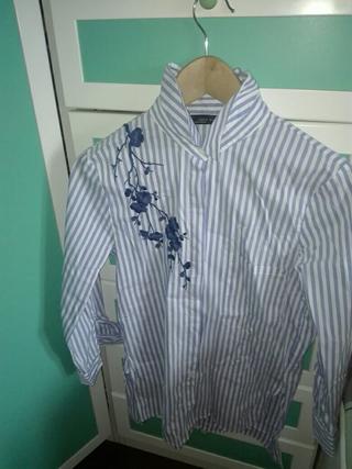 CAMISA RAYAS CON BORDADO