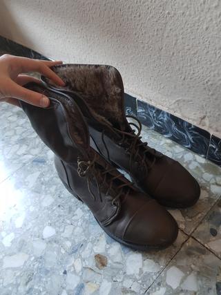 Botas marrones de piel del Marypaz de segunda mano por 15 EUR en Badalona  en WALLAPOP