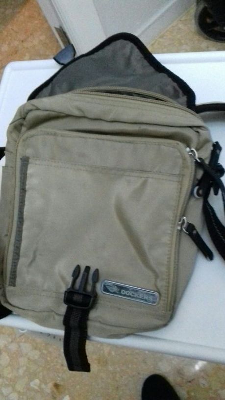 bandolera Dockers