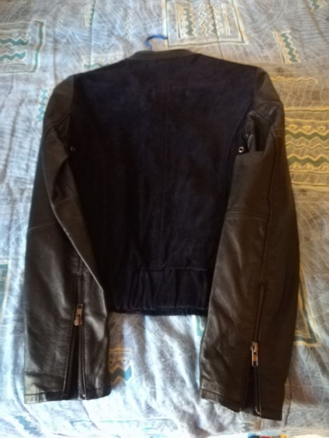 Cazadora bomber de ante y piel