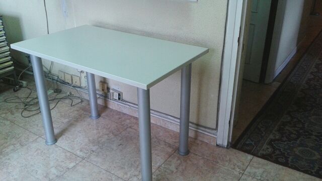 Mesa auxiliar oficina de segunda mano por 10 € en Madrid en WALLAPOP Mesa auxiliar oficina de segunda mano por 10 € en Madrid en WALLAPOP