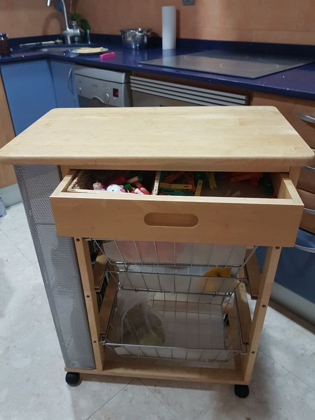 Mesa auxiliar cocina de segunda mano por 35 € en Badalona en WALLAPOP Mesa auxiliar cocina de segunda mano por 35 € en Badalona en WALLAPOP