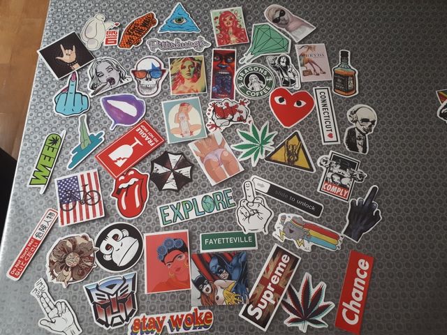 DECORA MUEBLES CON PEGATINAS RETRO de segunda mano por 8 € en Madrid en