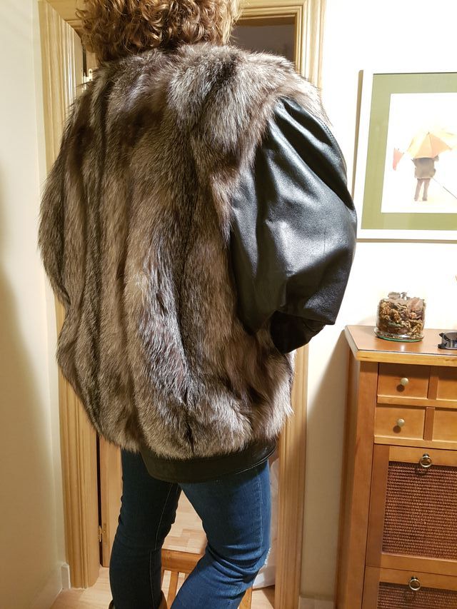 Chaqueton de lomos de zorro plateado/mangas cuero