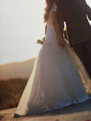 vestido de novia rosa clara de segunda mano en la provincia de