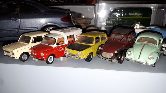 coches de exposición maqueta