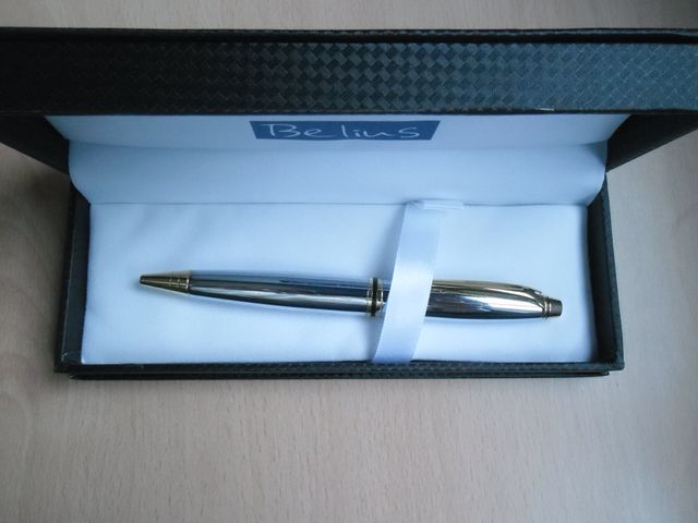 BOLIGRAFO BELIUS EN ESTUCHE NUEVO
