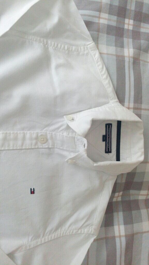 Camisa niño Tommy Hilfiger talla 5-6 años