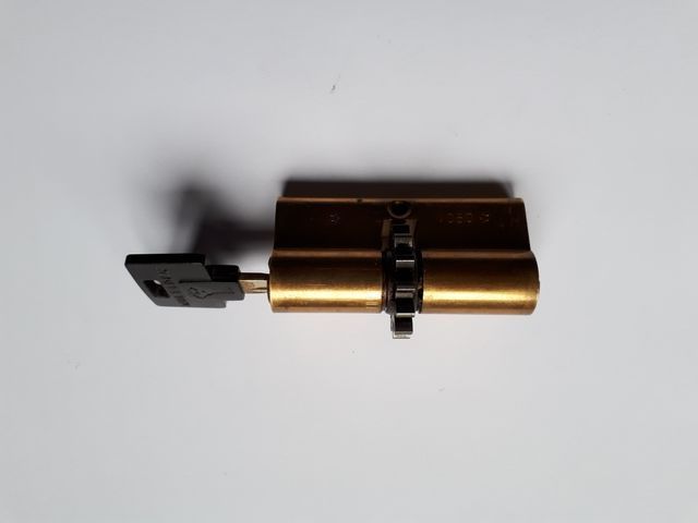 Bombin cerradura de seguridad