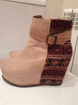 Botines piel plataforma de segunda mano por 15 EUR en Blanes en WALLAPOP