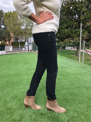 Jeans bianca Mango de segunda mano por 18 EUR en Rubí en WALLAPOP