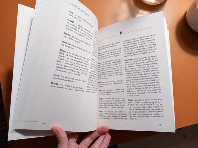 Diccionario de Mitología Universal, Balasch & Ruiz