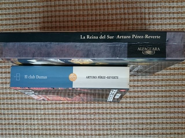 Lote 2 libros Arturo Pérez Reverte