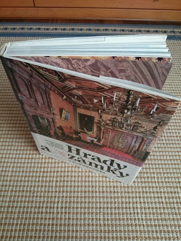 Libro sobre la antigua Checoslovaquia