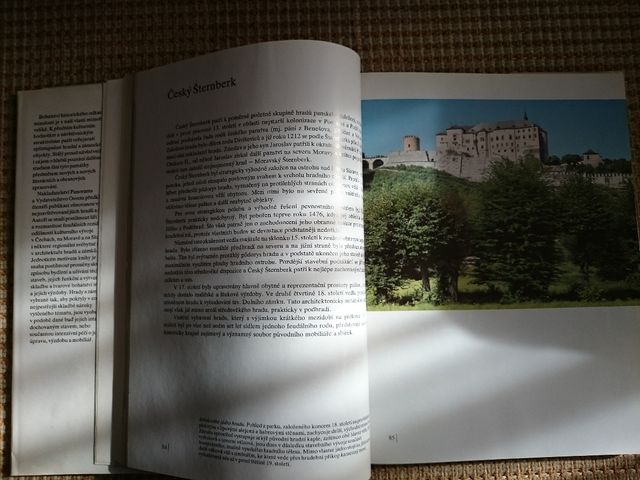 Libro sobre la antigua Checoslovaquia