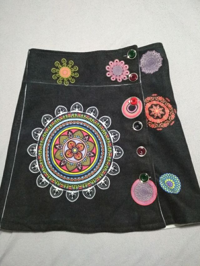 Falda gruesa italiana talla M (38-40)