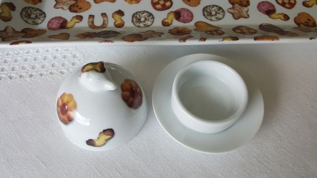 Bandeja y Mantequillera de Porcelana