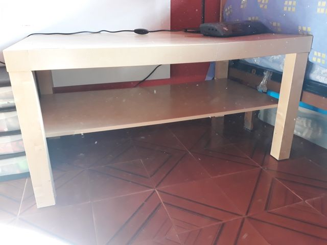 Mesita comedor de segunda mano por 3 € en Sabadell en WALLAPOP Mesita comedor de segunda mano por 3 € en Sabadell en WALLAPOP