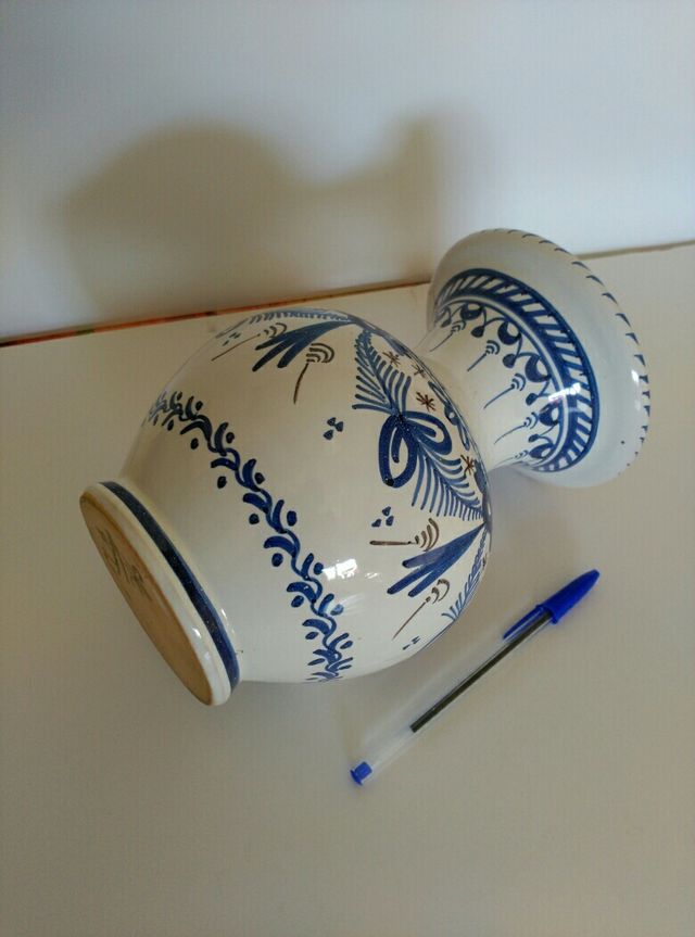 VASO IN CERAMICA di GRANADA.