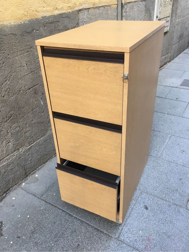 Archivador. Con cerradura de segunda mano por 75 € en Madrid en WALLAPOP