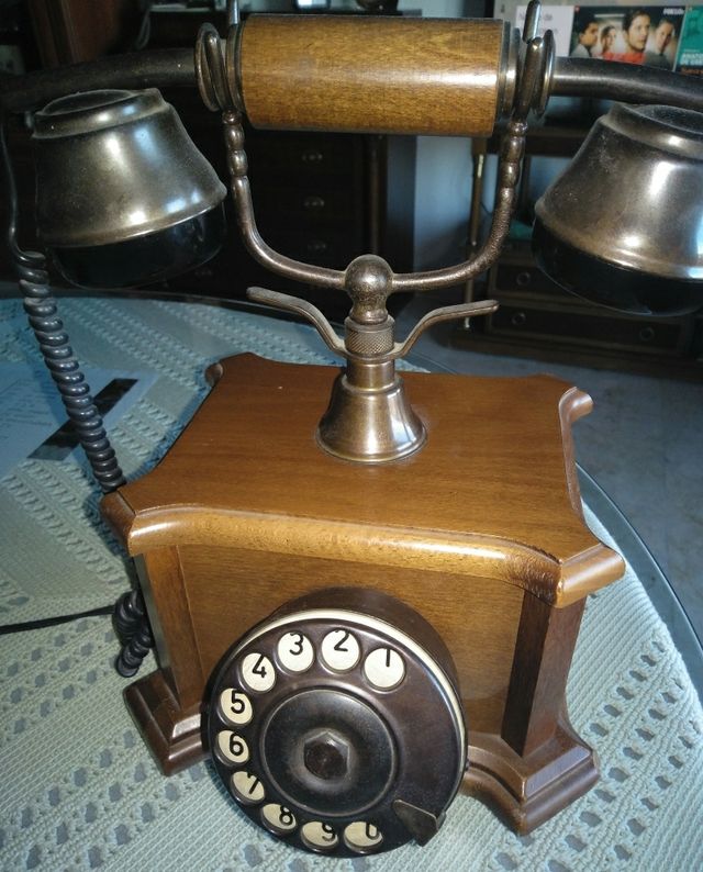 telefono clasico con enganche moderno