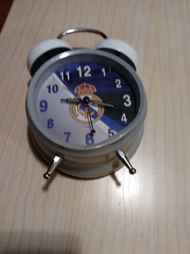 Despertador con el escudo Real Madrid