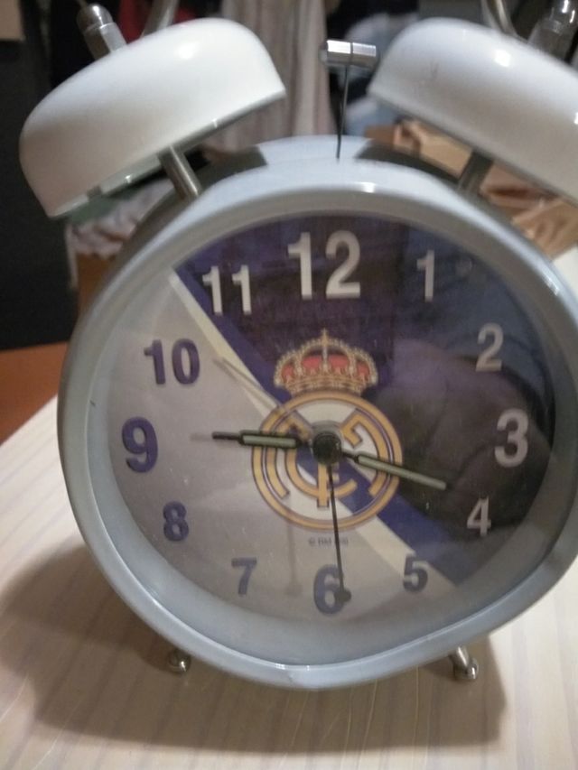 Despertador con el escudo Real Madrid