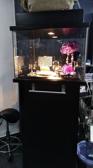 Vitrina de joyería de segunda mano en WALLAPOP