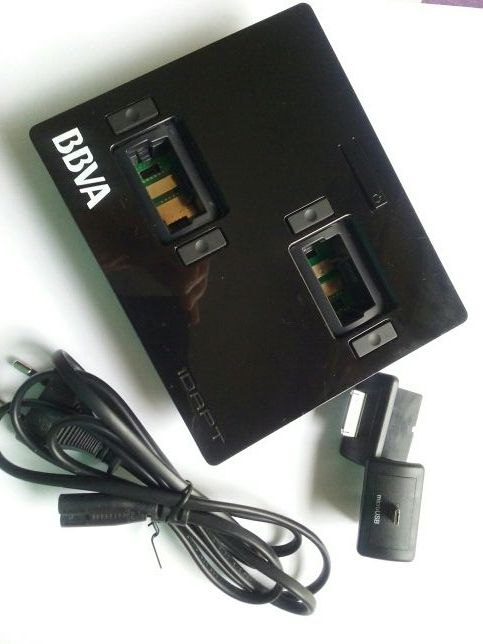 CARICABATTERIE UNIVERSALE IDAPT I2+