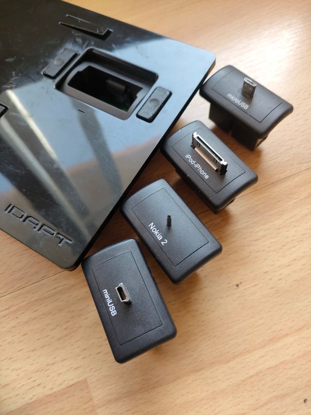 CARICABATTERIE UNIVERSALE IDAPT I2+