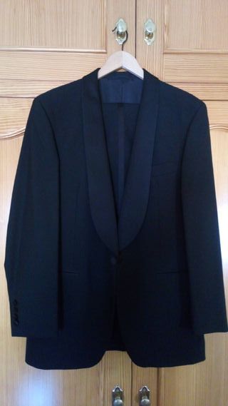 Traje de novio marca ROY ROBSON de Corte Inglés de segunda mano por 30 EUR  en Ibi en WALLAPOP