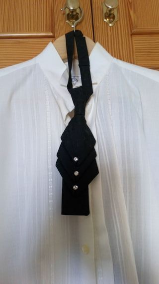 Traje de novio marca ROY ROBSON de Corte Inglés de segunda mano por 30 EUR  en Ibi en WALLAPOP
