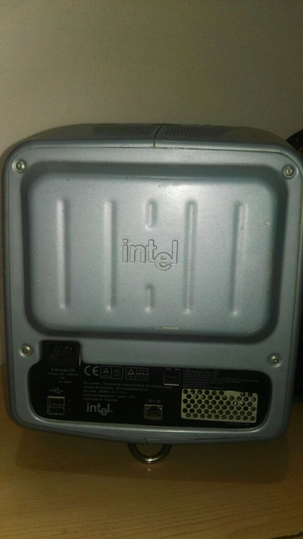 ORDENADOR DE MESA PORTÁTIL CPU Y PANTALLA COMPACTO