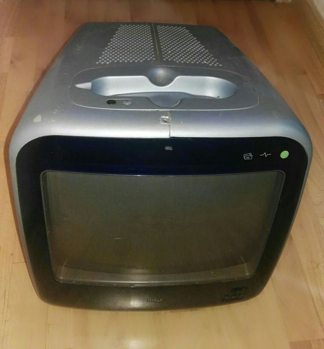 ORDENADOR DE MESA PORTÁTIL CPU Y PANTALLA COMPACTO