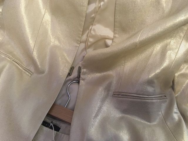 Precioso trage dorado