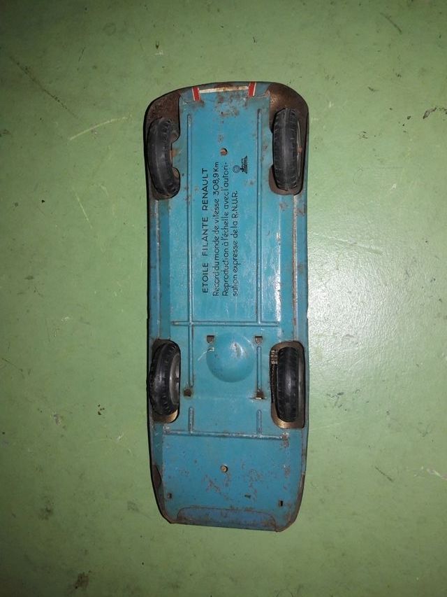 antiguo coche de chapa renault de fricción 