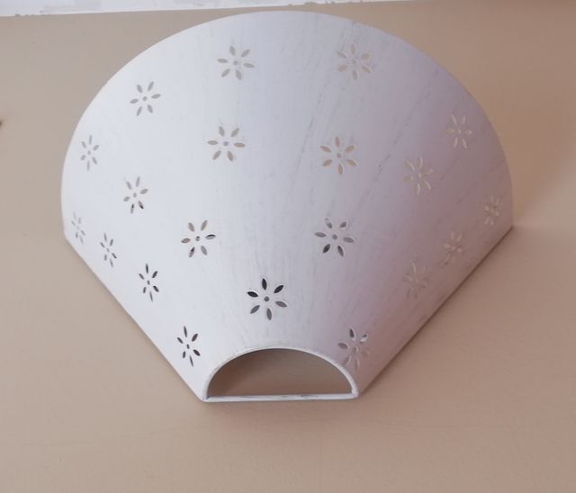 Aplique metal troquelado