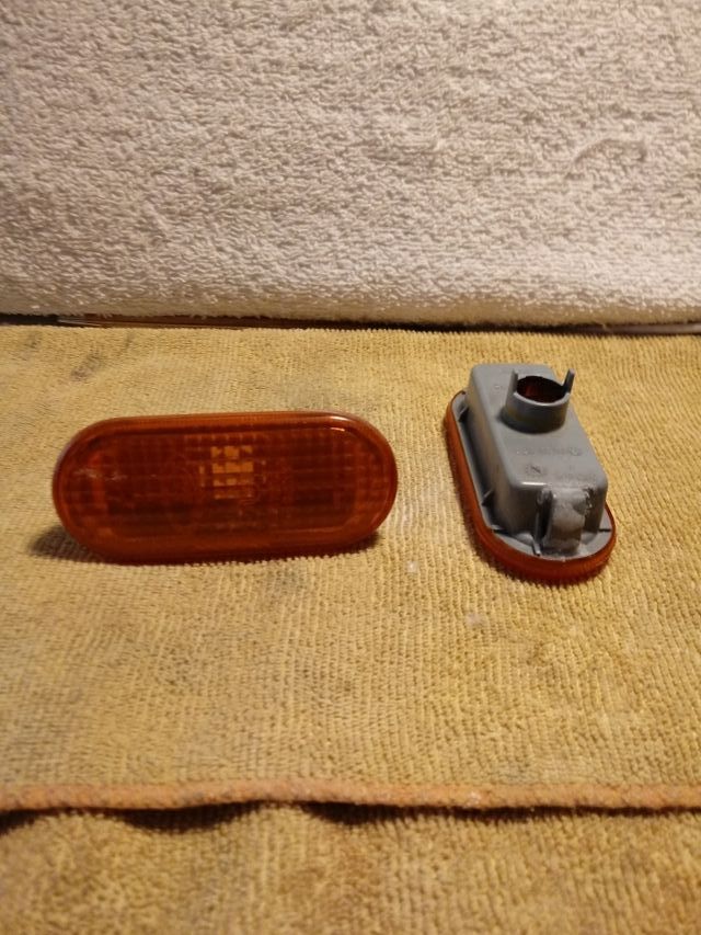 LUCES LATERALES GOLF 4