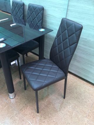 Mesa comedor con sillas de segunda mano en WALLAPOP Mesa comedor con sillas de segunda mano en WALLAPOP
