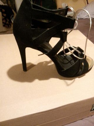 Zapatos de fiesta gloria ortiz de segunda mano por 35 EUR en Pamplona en  WALLAPOP