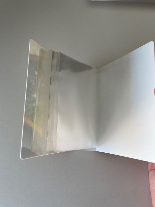 Mini album pokemon + Carta metálica dorada