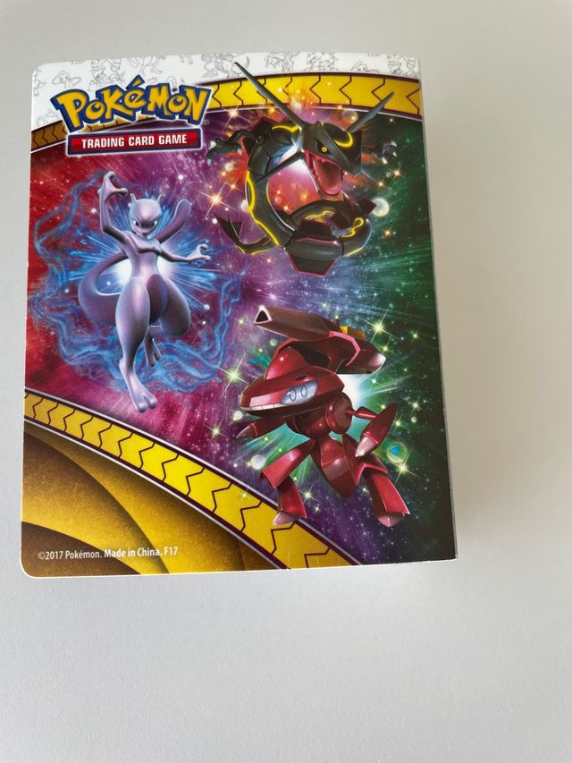 Mini album pokemon + Carta metálica dorada
