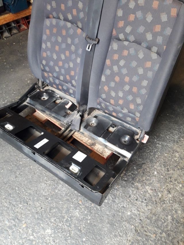 Asiento vito dos plazas i con cinturon de segunda mano por